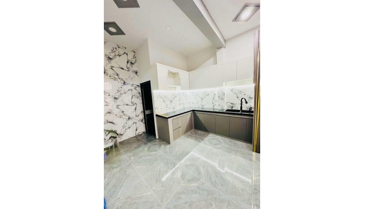 Bán nhà Bùi Văn Ba Quận 7 - 2 tầng, 42m² - Gân KCX Tân Thuận - 4.2 tỷ TL,